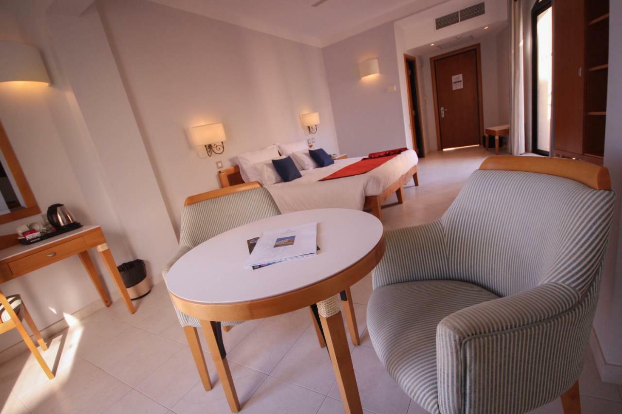 Double or Twin Room with Bay View