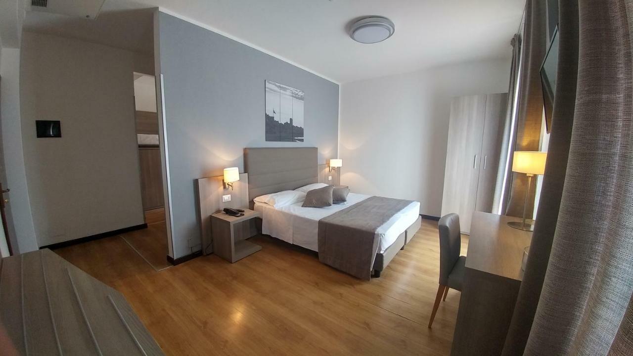 Deluxe Suite with Sea View