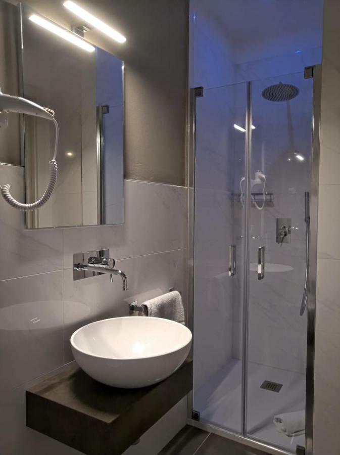 Deluxe Triple Room with Sea View