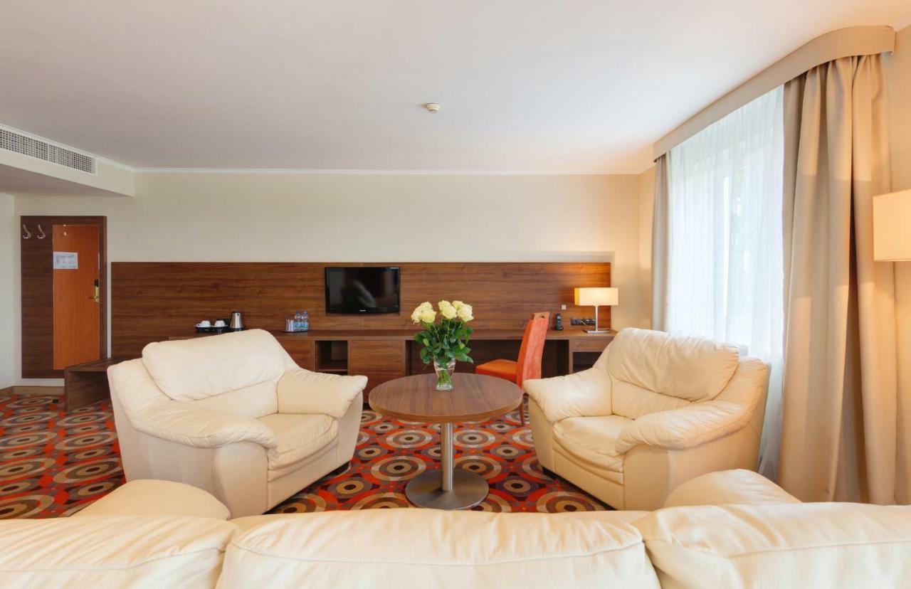 Apartment (2 Adults),799305216:JPEG