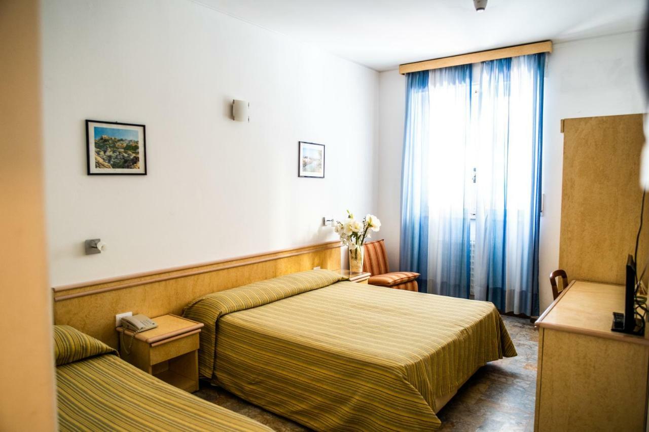 Dreibettzimmer