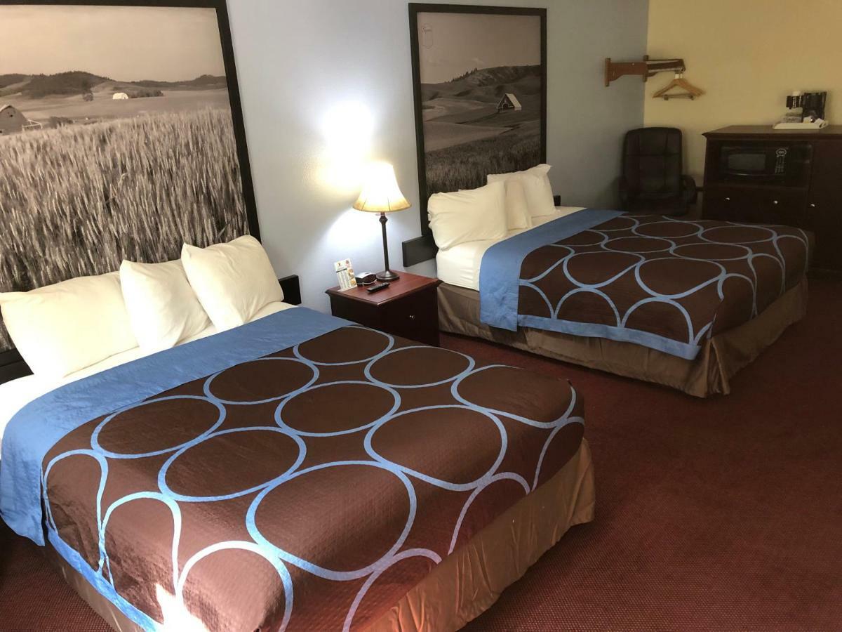 Queen Suite with Two Queen Beds - Non-Smoking