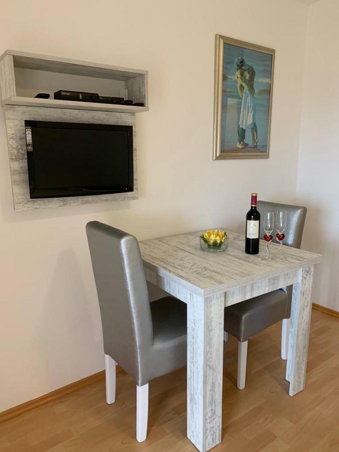Doppelzimmer 310 mit Poolblick