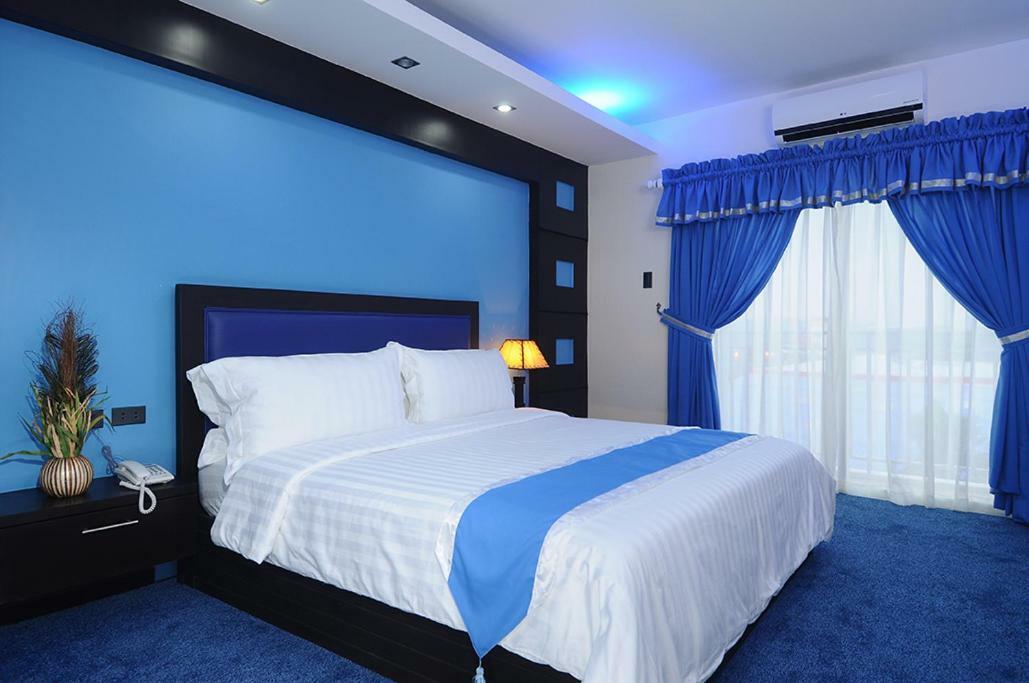 Single Room with Mountain View