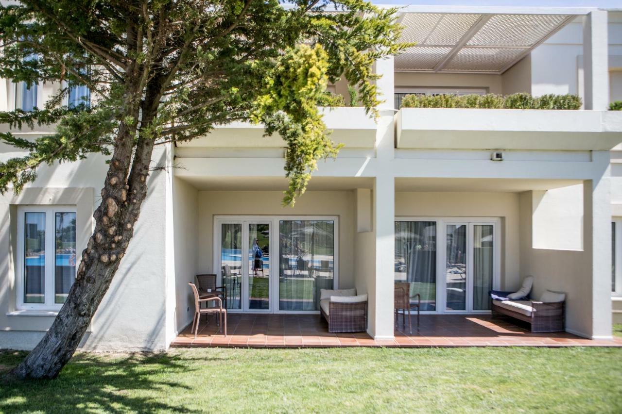 Junior Suite met Uitzicht op Tuin (2 Volwassenen + 2 Kinderen)