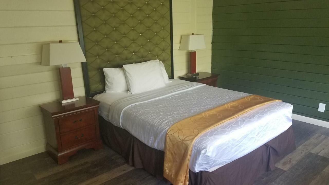 Queen Room Upper Level