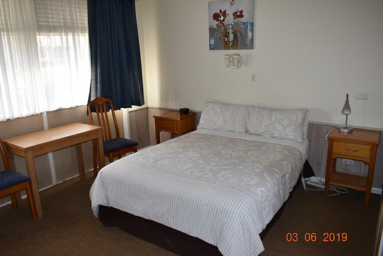 Economy Triple Room