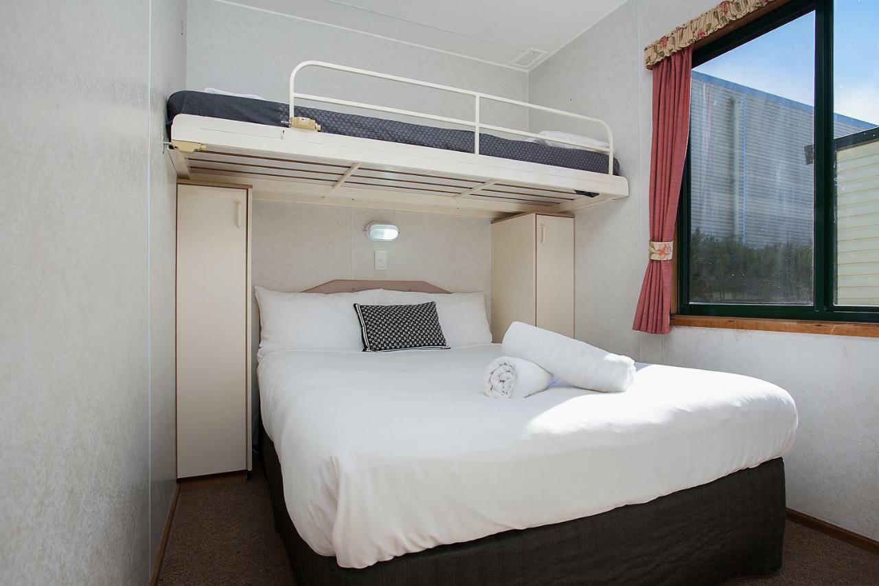 Two Bedroom Two Couples Cabin (No Pets)