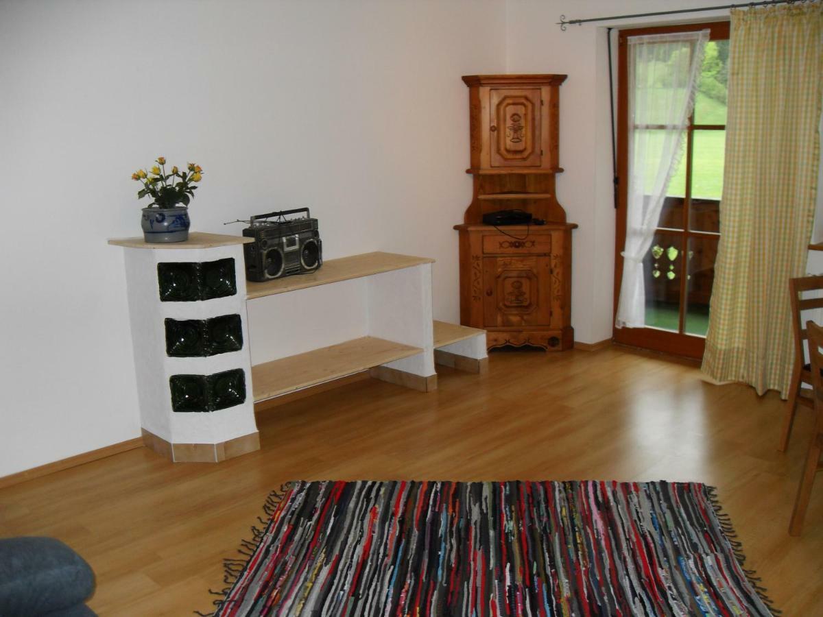 Apartment mit Balkon