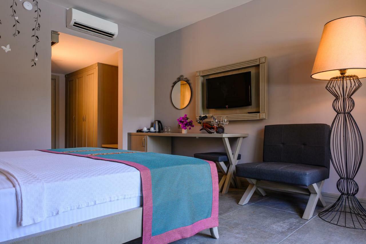 Double Room with Pool View