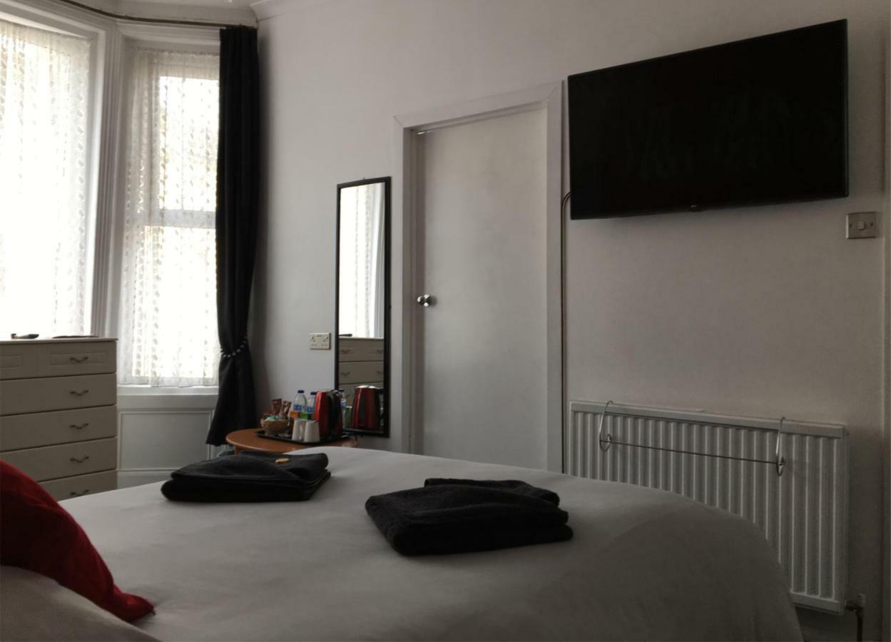 Large Double Room with Bathroom