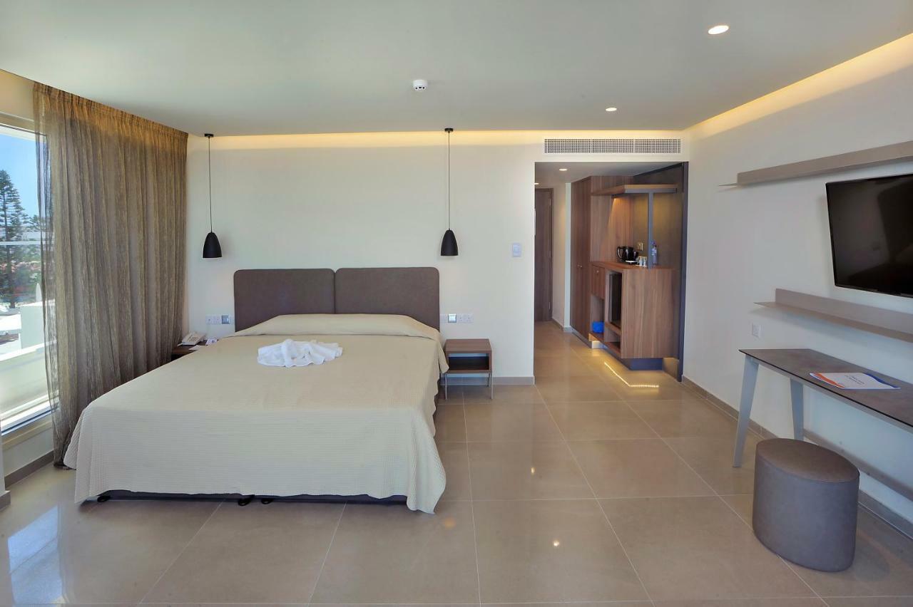 Luxury Suite Sea View & Indoor or Outdoor Spa Bath