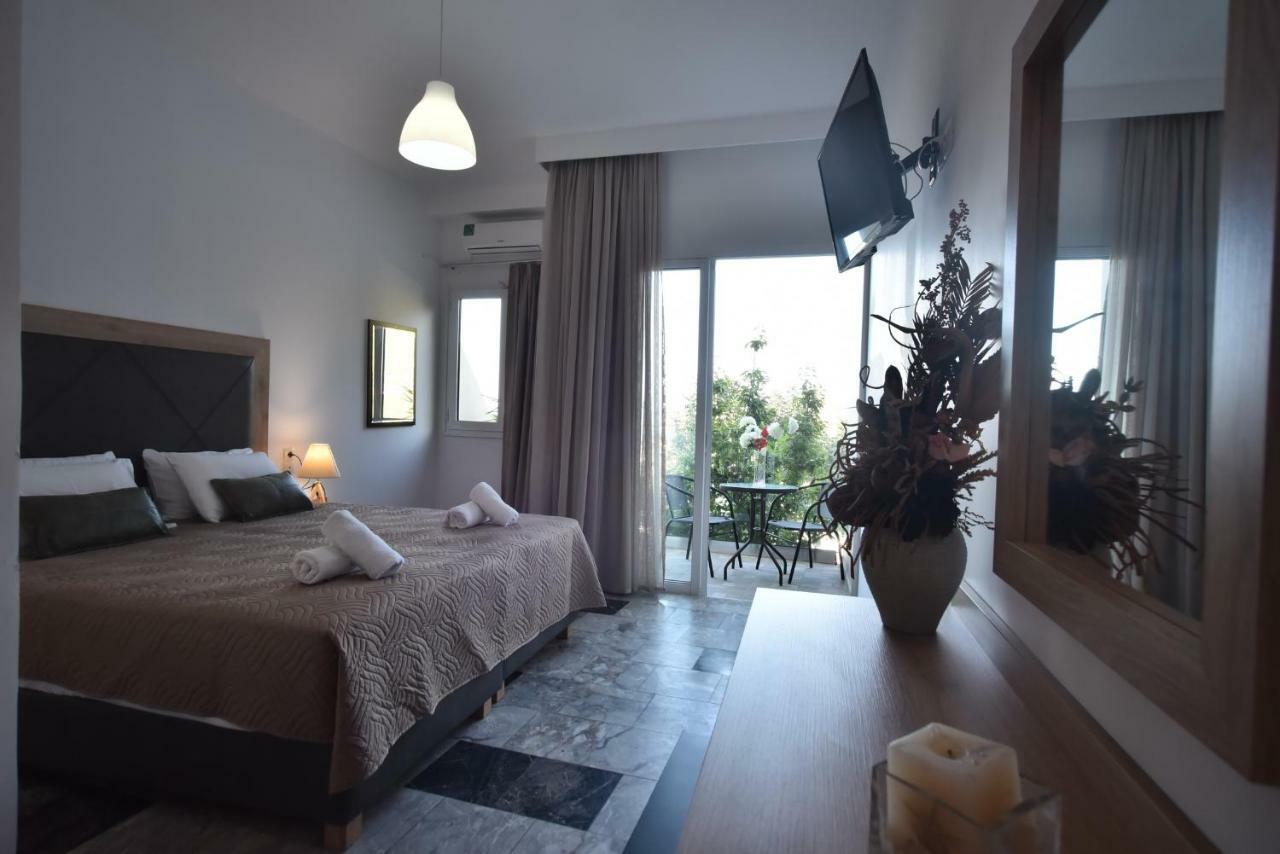 Double Room,811756662:JPEG