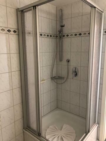 Standard Doppel-/Zweibettzimmer mit Balkon