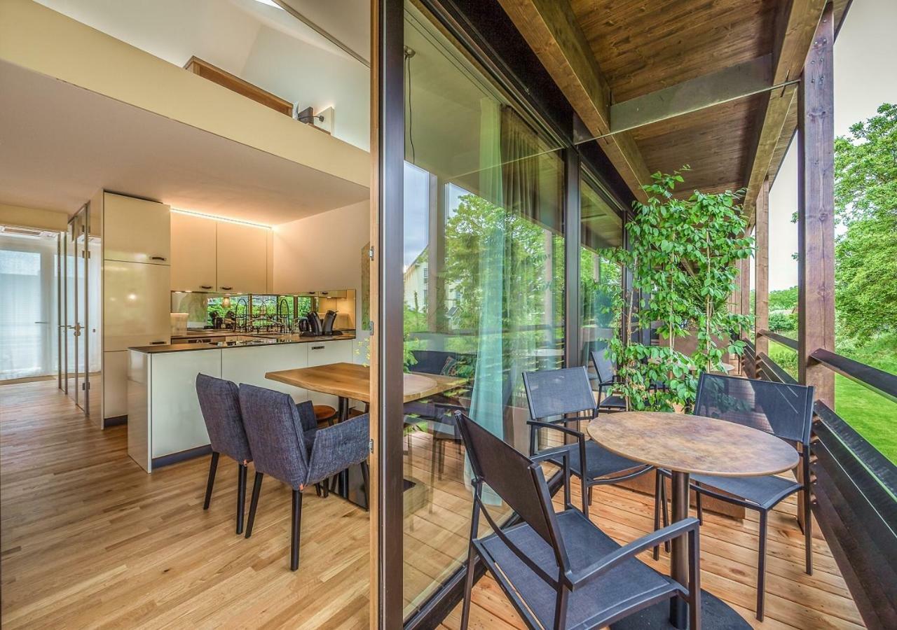 Apartment mit Balkon