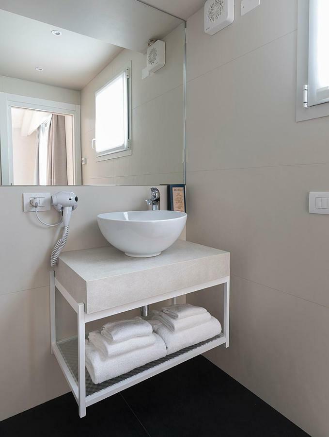 Deluxe Double or Twin Room - Second Floor