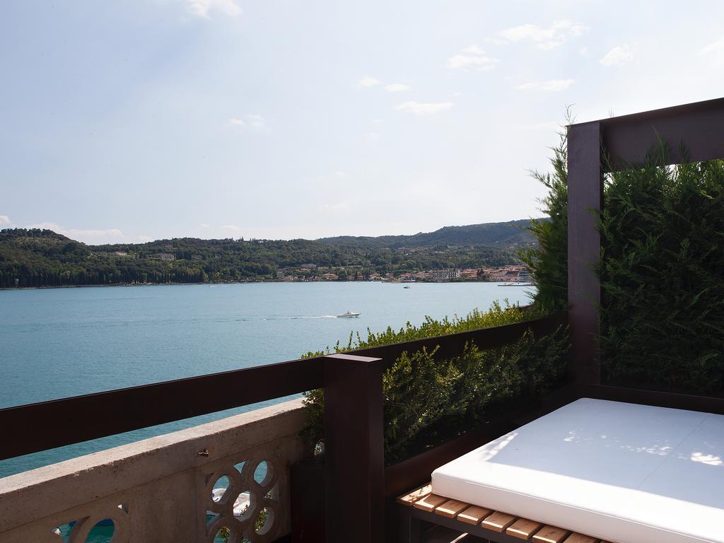 Suite with Balcony and Lake View