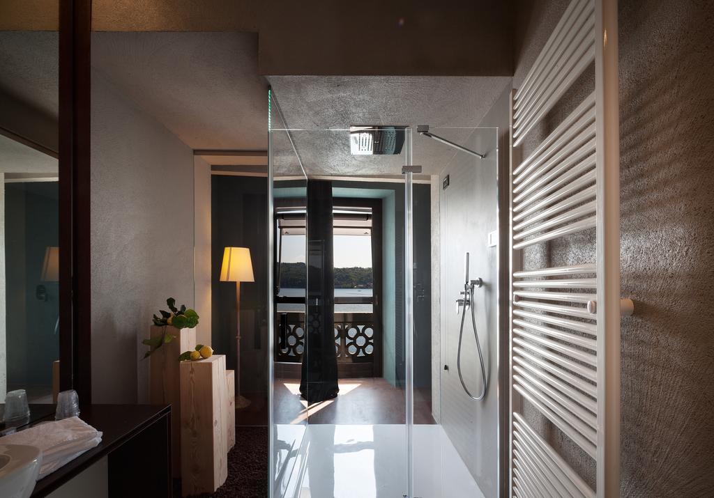 Deluxe Double Room with Lake View