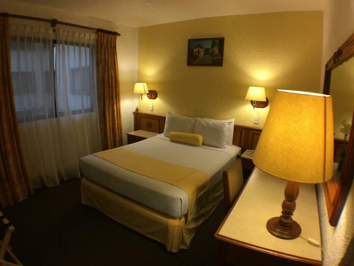 Standard Queen Room