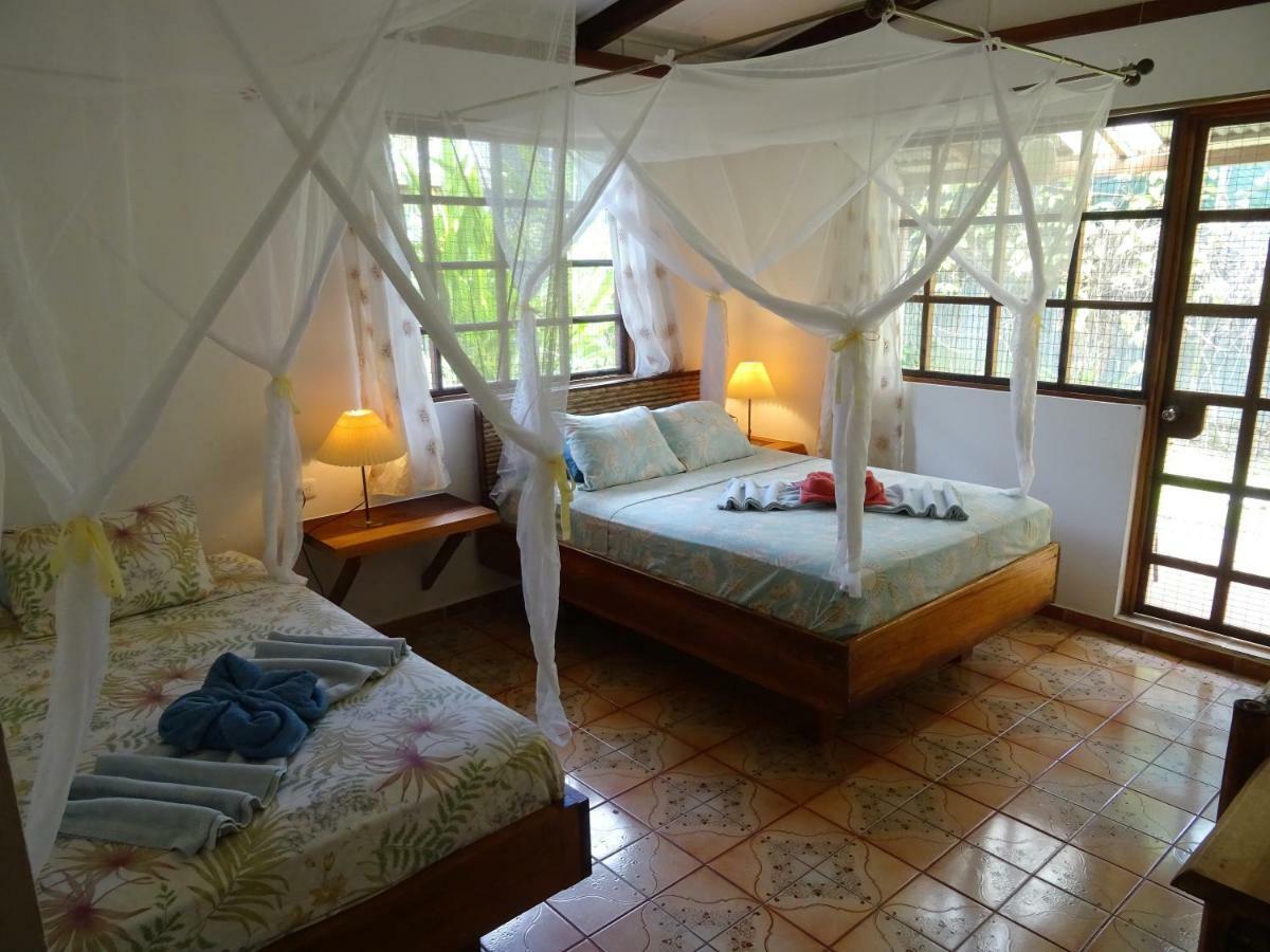 Habitación con baño compartido