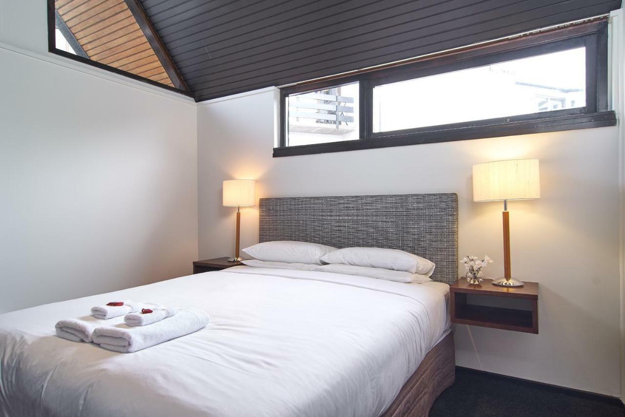 Deluxe Two-Bedroom Apartment