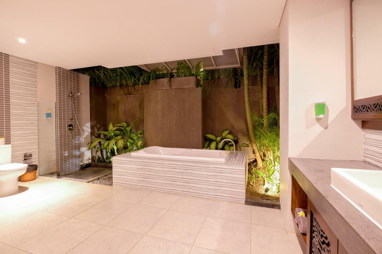 King Room Pool View