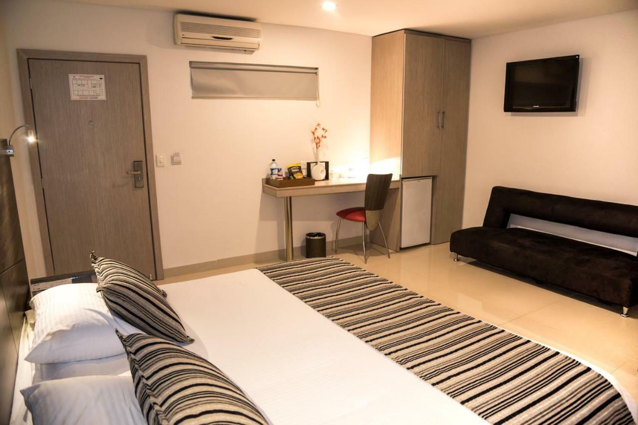 Standard Double Room King Size bed,1223551759:JPEG