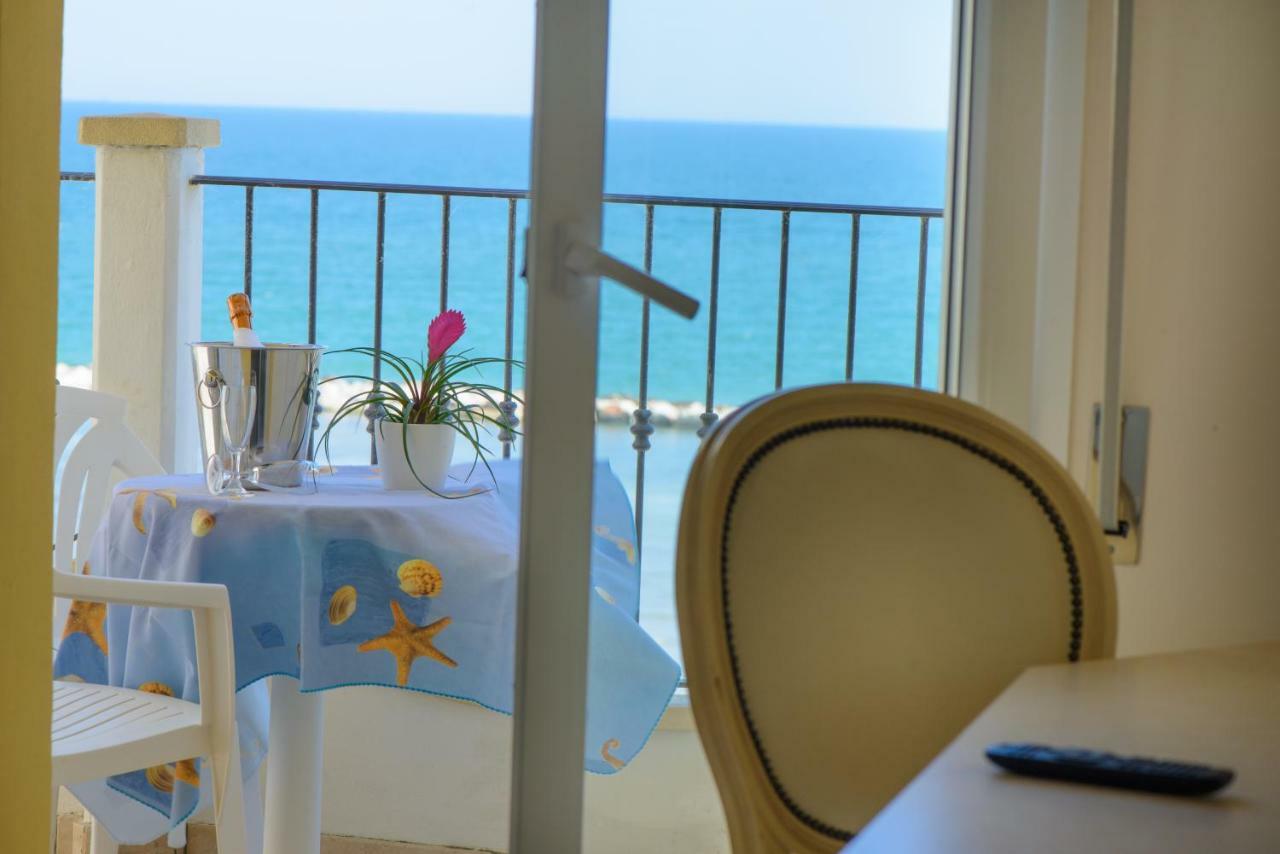 Junior Suite - Beach Front