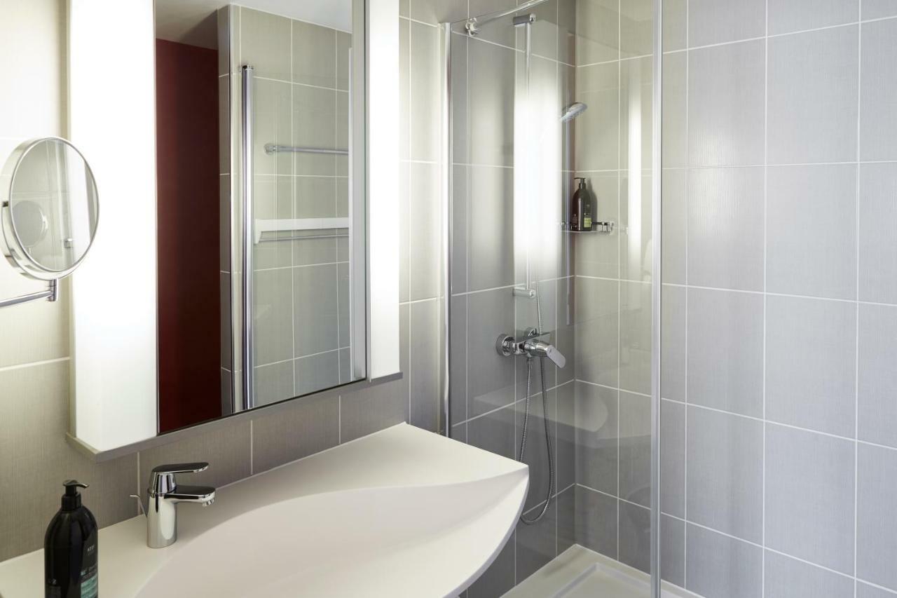 Large Superior One-Bedroom Apartment