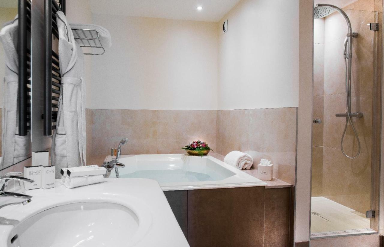 Terraces of the Lake Suite Spa Access Reservation Needed
