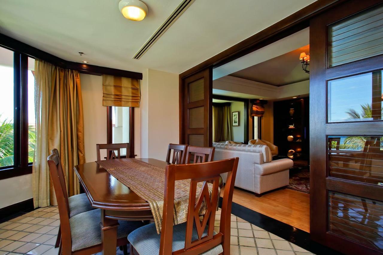 Magellan Club Suite King,813409926:JPEG