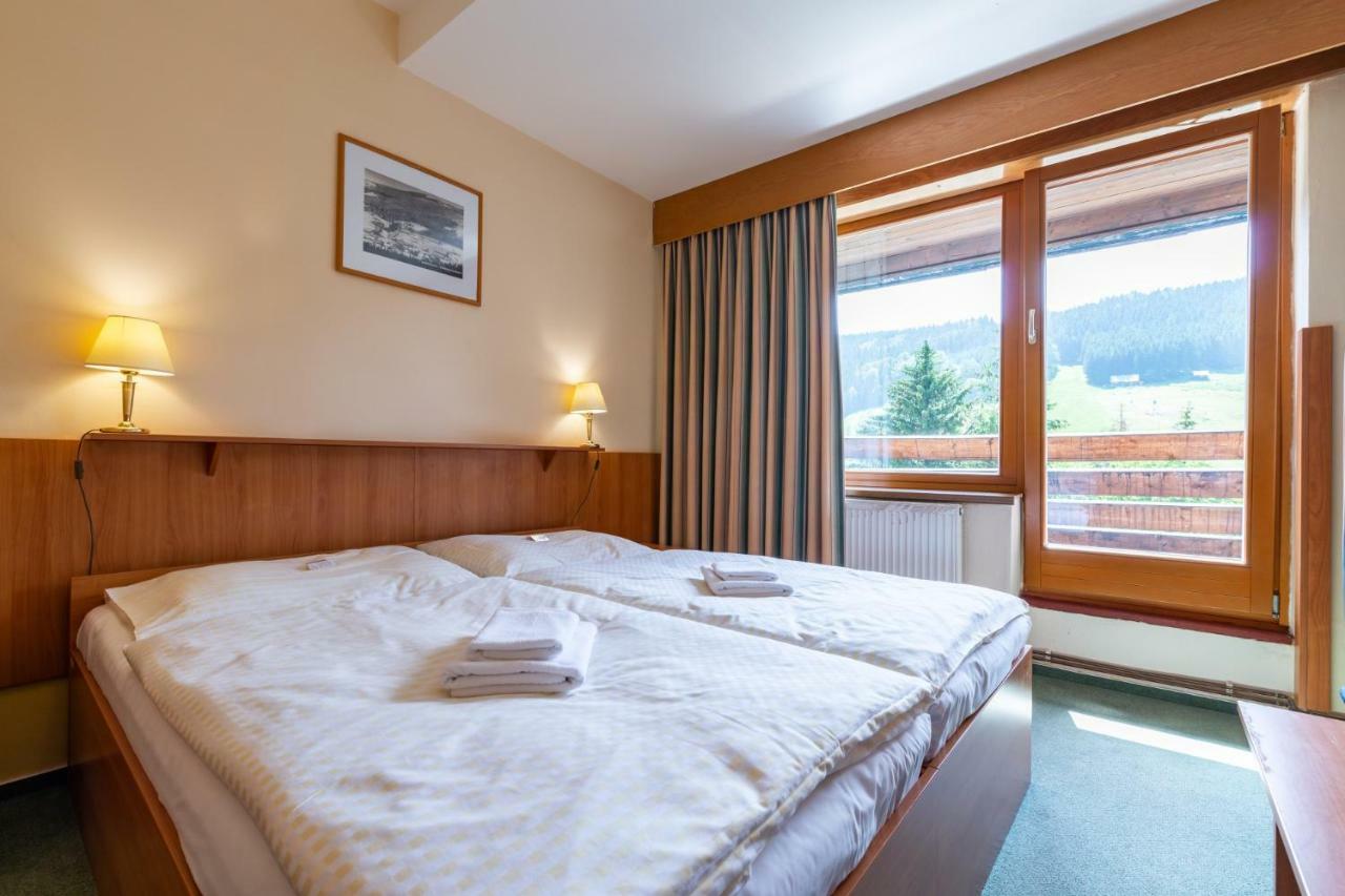 Doppelzimmer mit Balkon