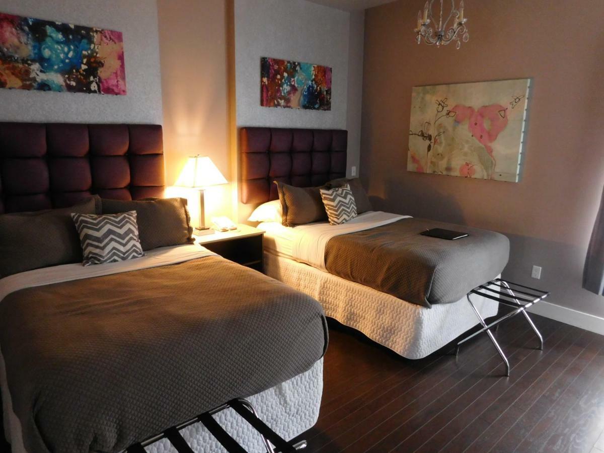 Quadruple Room with Two Queen Beds - Non Smoking