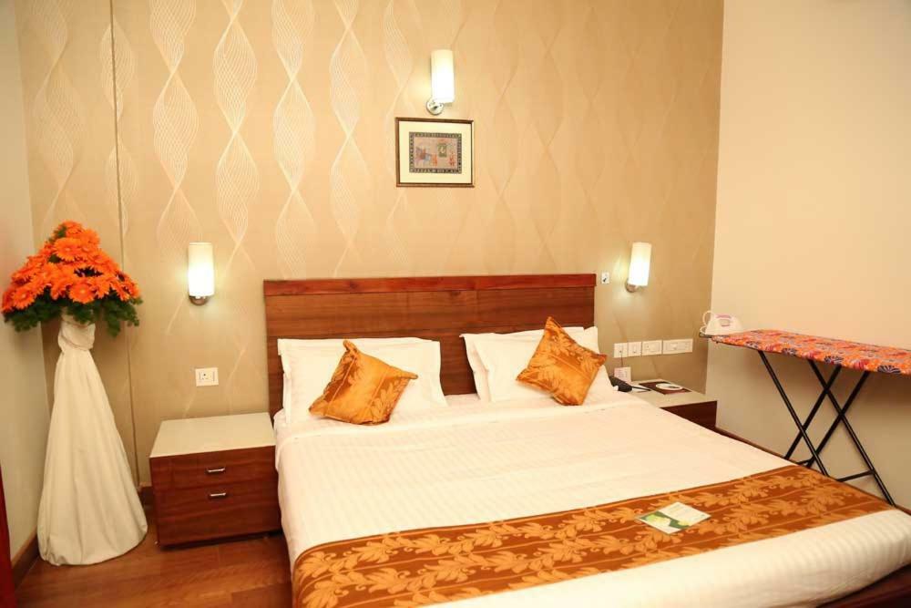 Deluxe Queen Suite