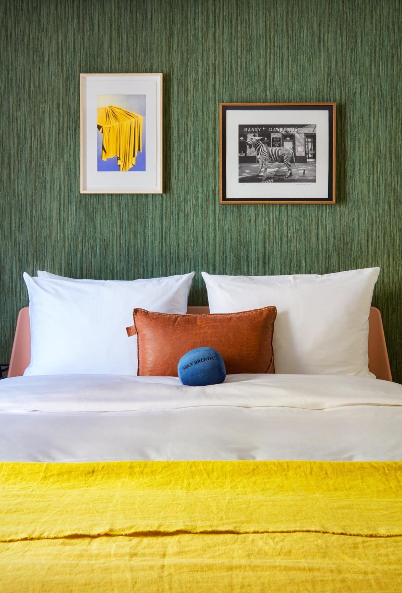 Medium Twin Room