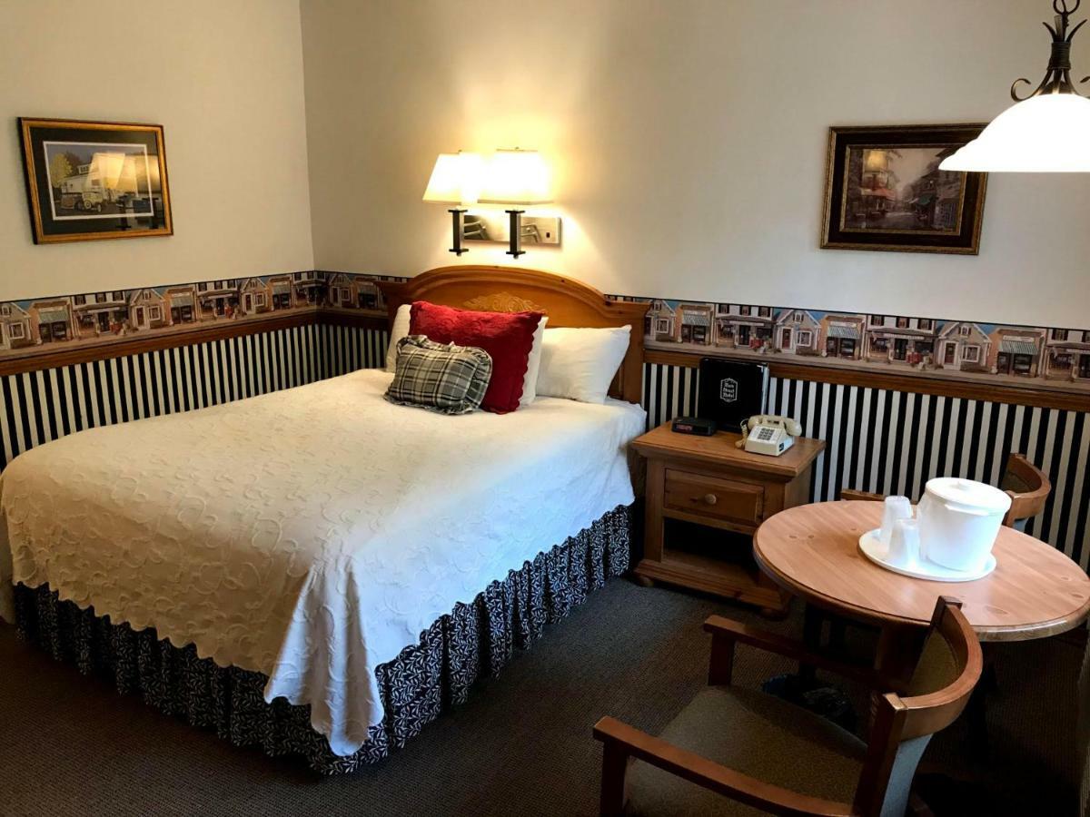 Queen Room