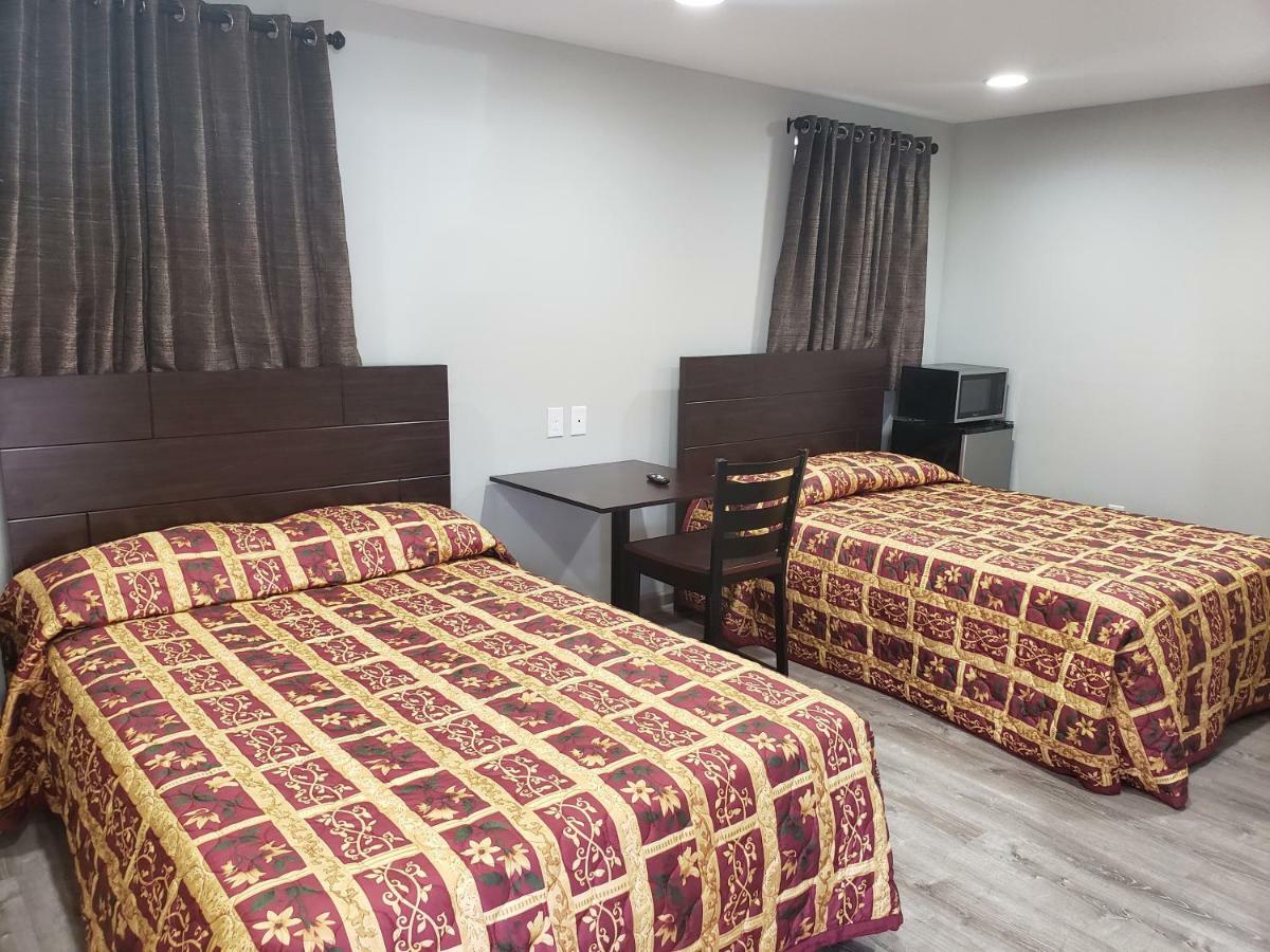 Double Room with Two Double Beds - Non-Smoking