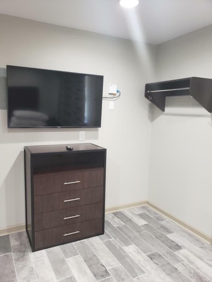 Quadruple Room with King & Full Bed with Kitchenette - Non-Smoking
