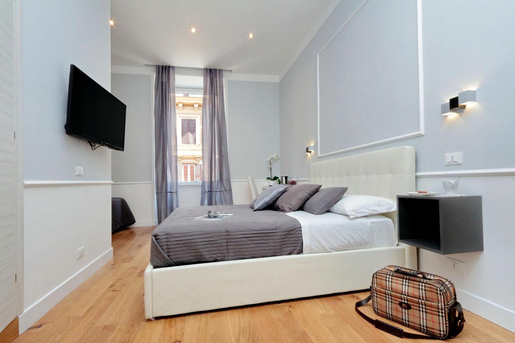 Deluxe Triple Room Private Bathroom