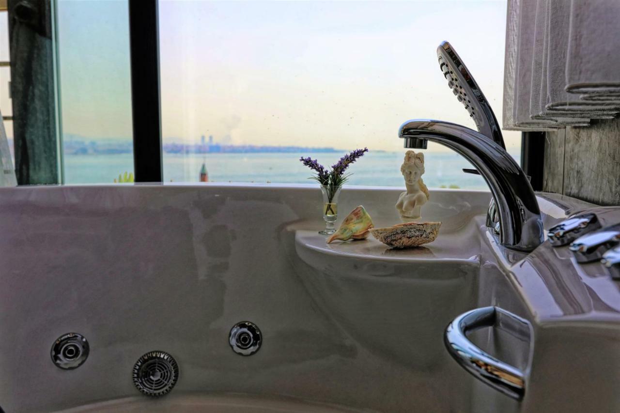 King Suite Spa Bath,815314583:JPEG