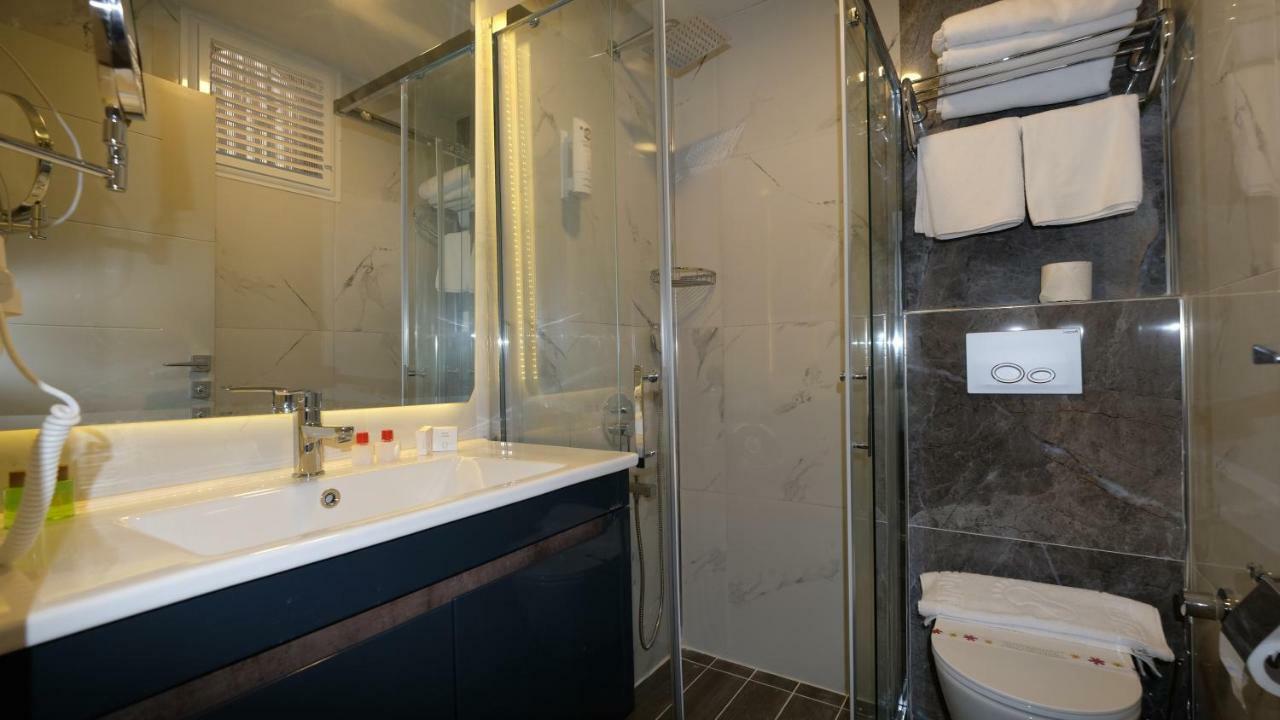 Standard Double Room,815315282:JPEG