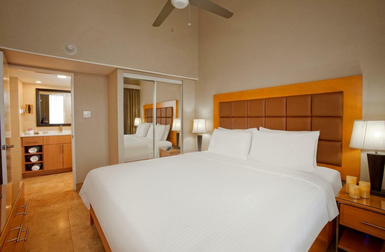 One-Bedroom King Suite with Pool View