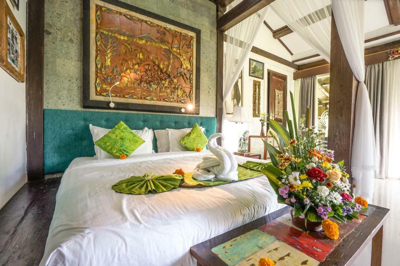 Suite with Pool View