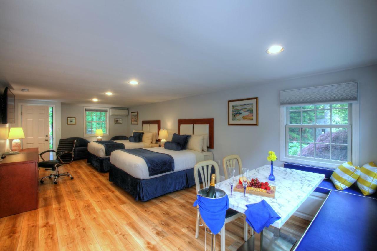 Rear Deluxe Studio