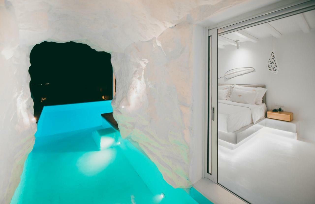 Dream Cave Suite mit eigenem beheizten Pool, Lounge-Bereich und Whirlpool