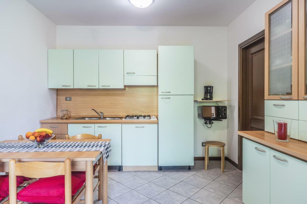 One-Bedroom Apartment with Balcony