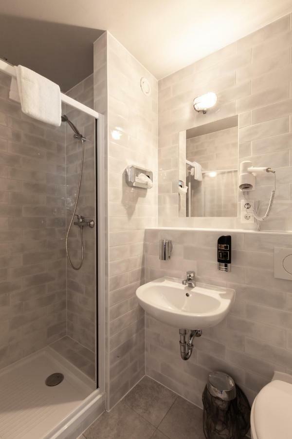 Twin room for Single use