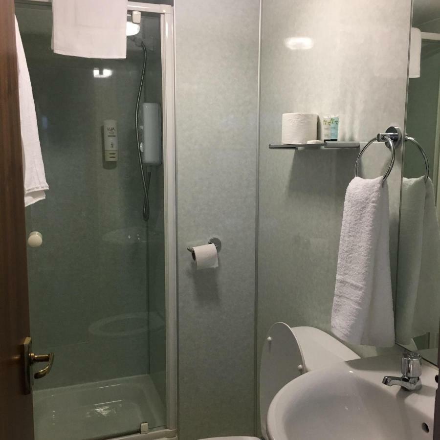 Single Room Private Bathroom