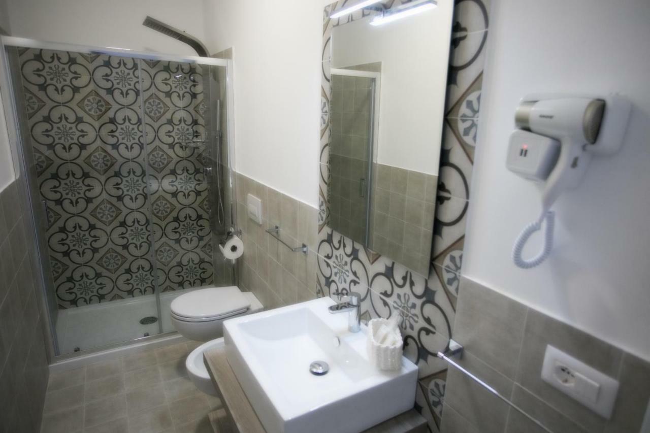 Deluxe Double Room with Balcony and Sea View