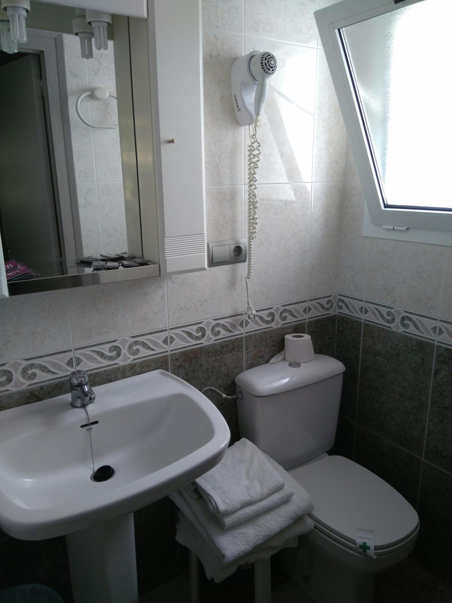 Quadruple Room,1765312977:JPEG